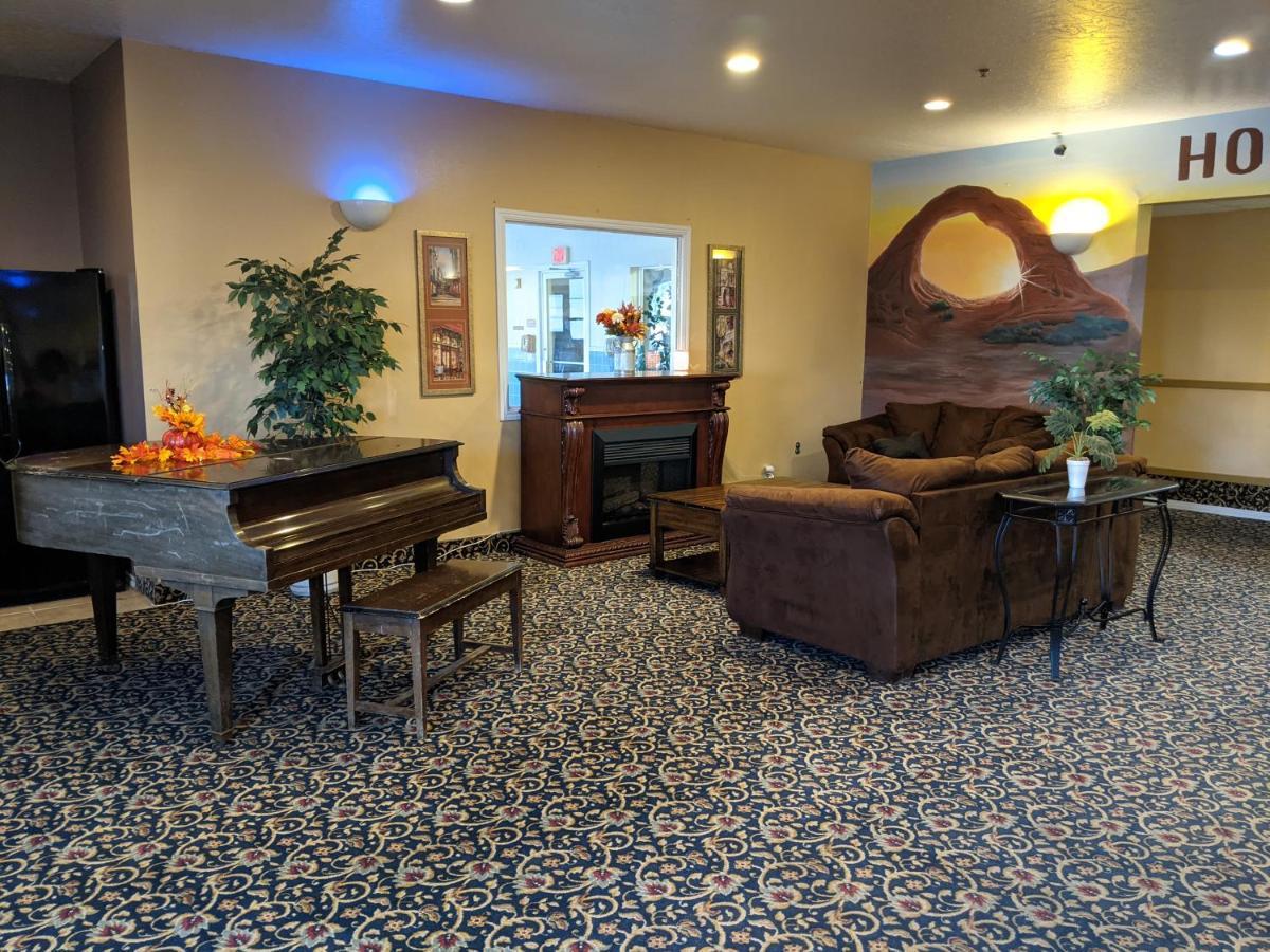 Horizon Hotel Vernal Exterior photo
